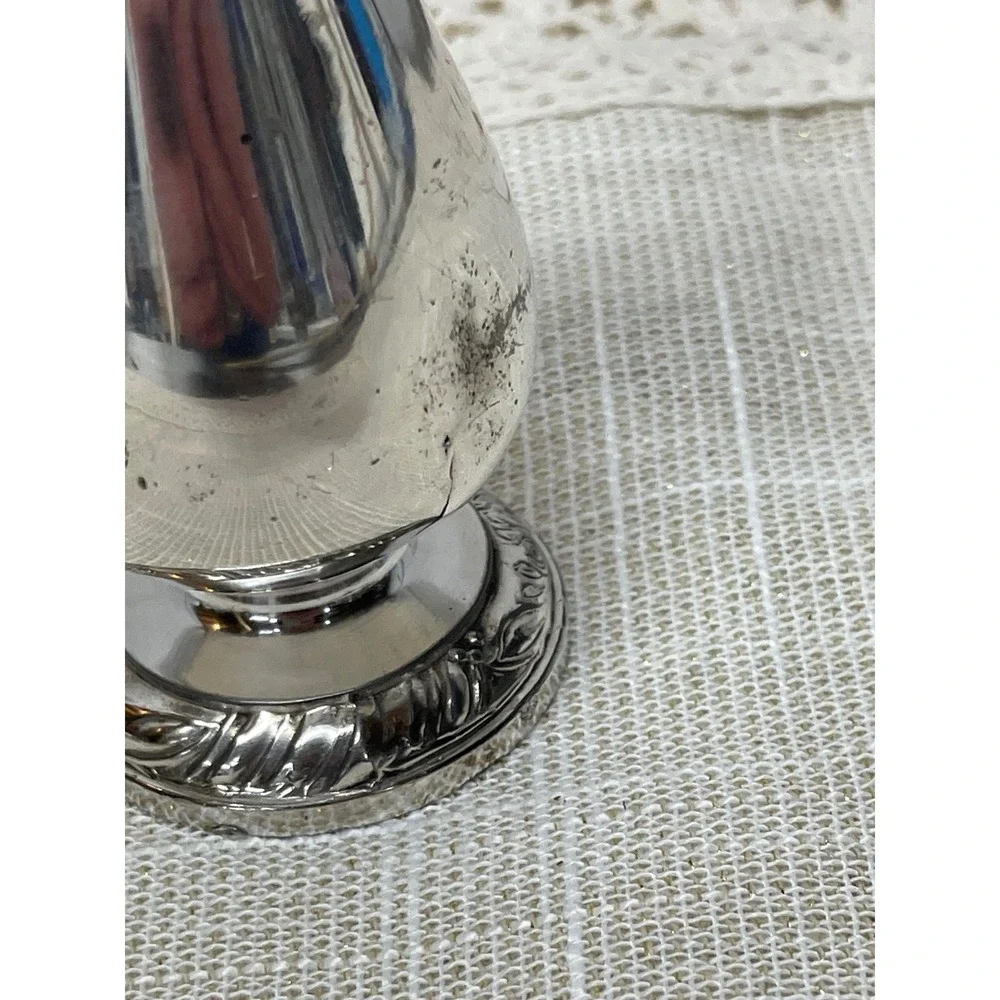Oneida Henley Community‎ Salt Pepper Shaker Silver Plate Vintage Ornate 4.75